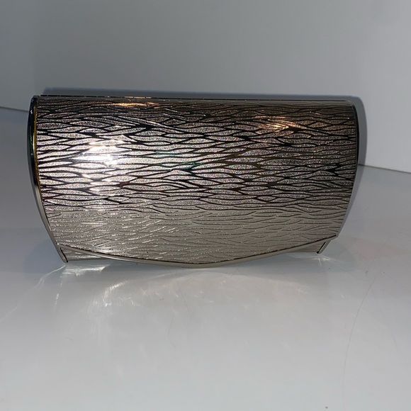 Vintage Poeter / Romo Italy silver metal textured hard shell clutch purse - Picture 8 of 16